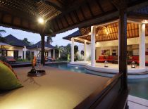 Villa Sesari, Relaxation romantique pres de la piscine
