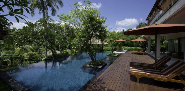 Villa East Residence & Spa, Infinity Pool